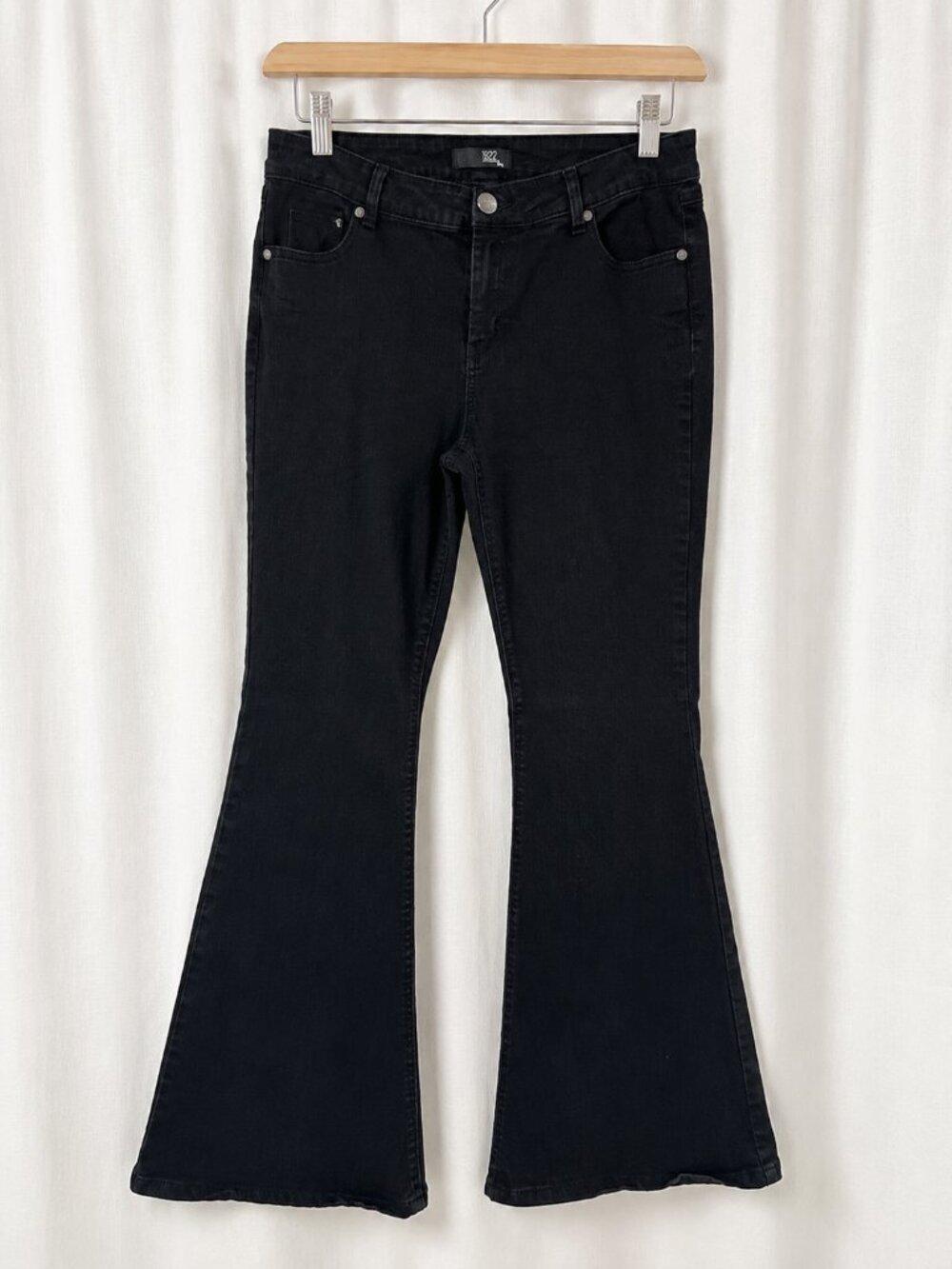 1822 Denim Women’s Black Flare Jeans Size 14P / 32P Stretch